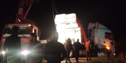 Aynı bölgede üç farklı tır kazası yaşandı