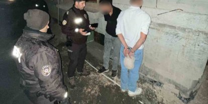 Bekçilerin dikkati sayesinde hırsızlık yapan şahıslar yakalandı