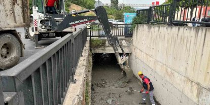 Karabük Belediyesinden dere yataklarında temizlik çalışması