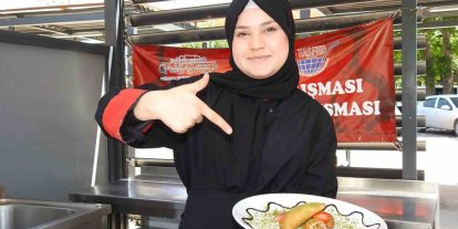 Geleceğin şefleri yemek yarışmasında hünerlerini sergiledi