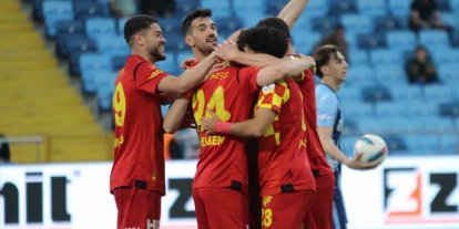 Trendyol Süper Lig: Adana Demirspor: 1 - Göztepe: 2 (İlk yarı)