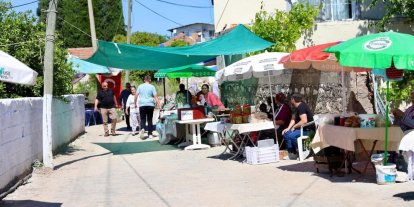 Didim Akköy Pazarı vatandaşları ağırlıyor