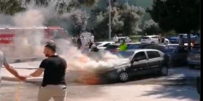 Seyir halindeki otomobil alev alev yandı