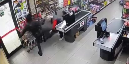 Bayrampaşa’da BİM markette kasiyeri darp eden şüpheli yakalandı