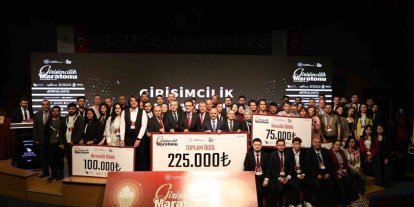Girişimcilik Maratonu 2025’te başarılı girişimcilere ödülleri takdim edildi