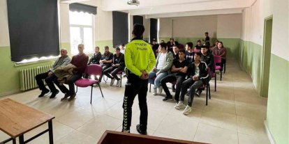 Hisarcık polisinden "Bir kural Bir Ömür" projesi