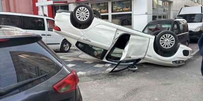 İki otomobil çarpıştı, araçlardan biri takla attı: 1 yaralı