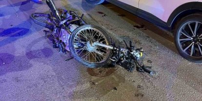 Dörtyol’da otomobille çarpışan motosiklet hurdaya döndü: 1’i ağır 2 yaralı