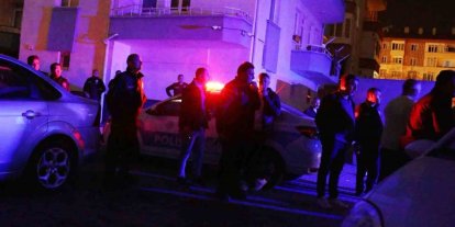 Polisi arayıp, "Bizi dövüyorlar" diye polisleri şikayet etti