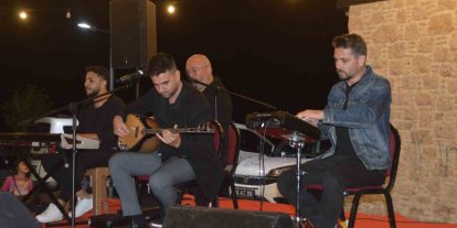 Gömeç’te 4. Ulubeyler Yağlı Pehlivan Güreşleri öncesi türkü gecesi