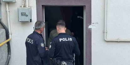 Hastanede yatan eşini görmek için hazırlık yaparken kalbine yenik düştü