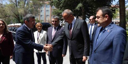 Cumhurbaşkanı Yardımcısı Yılmaz: "Ana muhalefet partisinin tek yaptığı popülizm"