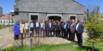 Kars Yeşilay’dan Muhtarlara Bağımlılıkla Mücadele Eğitimi