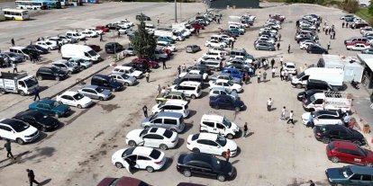 Malatya Açık Oto Pazarı’nda satıcı da alıcı da beklemede