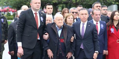 Bolu’ya 148 eser kazandıran İzzet Baysal’a duygusal anma