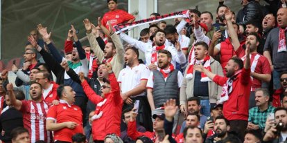 Sivassporlu taraftarlar, Bodrum FK maçına ilgi gösterdi