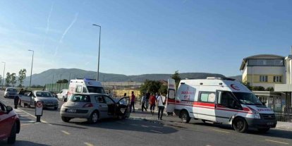 Menteşe’de trafik kazası: 2’si çocuk 3 kişi yaralandı