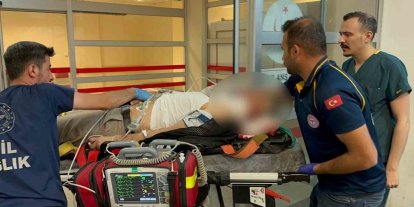 Motosiklet bariyerlere çarptı: 1 ağır yaralı