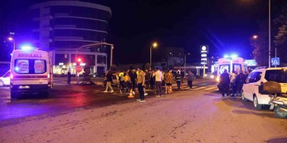 Alkollü otomobil sürücüsü motosiklete çarptı: 1 ağır, 3 yaralı
