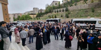 Hacı adayları Bayburt’tan dualarla kutsal topraklara uğurlandı