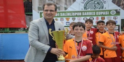 Galatasaray ve Fenerbahçe şampiyon