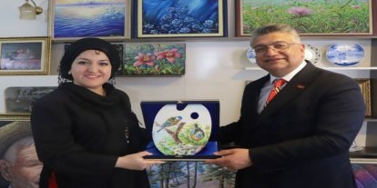 DPÜ Rektörü’nden Ressam Dilek Kocaman Yılmazer Atölyesi’ne ziyaret