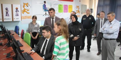 Kula’da Bilişim Sınıfı Öğrencilerle Buluştu