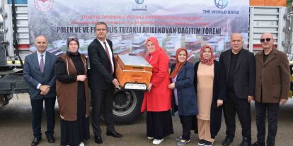 Ordu’da 48 üreticiye 2 bin 400 adet arılı kovan desteği verildi