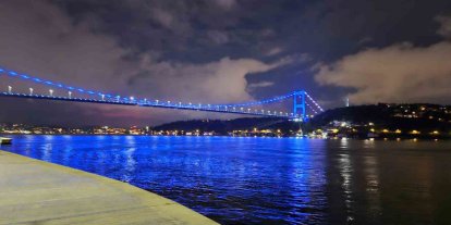 Fatih Sultan Mehmet Köprüsü, Engelliler Haftası sebebiyle ışıklandırıldı
