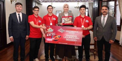 Vali Yiğitbaşı, TEKNOFEST KKTC 2025’te dereceye giren HasCode Takımı’nı kabul etti