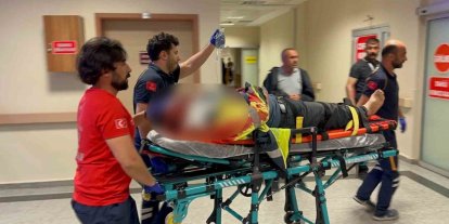 Otomobil ile motosiklet çarpıştı: 1 ağır yaralı