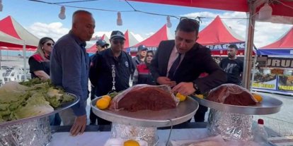 Tezgâhta sinekli et, bozuk ürün tespit edildi Eğirdir’de Yöresel Pazar mühürlendi