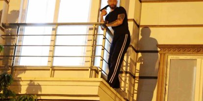 Oyuncak tabancayla polisi alarma geçirdi