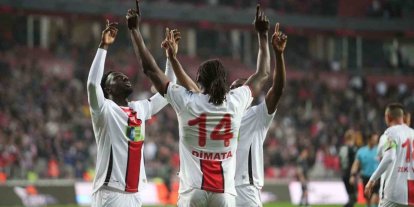 Trendyol Süper Lig: Samsunspor: 1 - Sivasspor: 0 (Maç devam ediyor)
