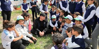 Kars’ta 400 Meyve Fidanı Toprakla Buluştu