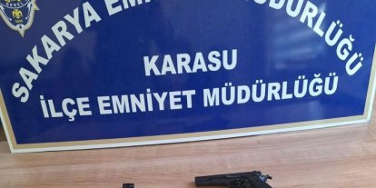 Sakarya’da 17 yıl hapis cezası olan şahıs ruhsatsız tabancayla yakalandı