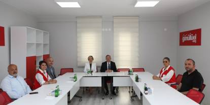 Vali Ziya Polat’tan Kızılay Kars Şubesi’ne Ziyaret