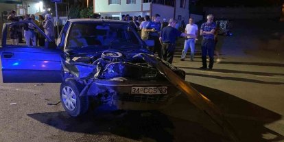Kocaeli’de 2 otomobil çarpıştı: 2 yaralı