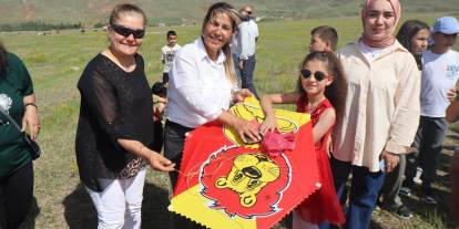 Kars'ta “Uçurtma Şenliği” düzenlendi.
