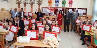 Kahramanmaraş’ta karne heyecanı: 276 bin öğrenci yaz tatiline çıktı