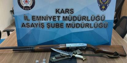 Kars'ta ruhsatsız silah ve mühimmat ele geçirildi.