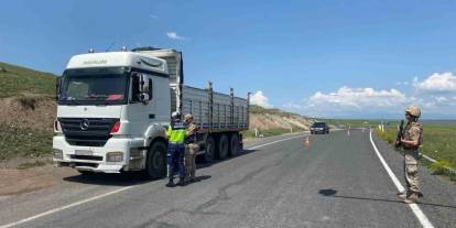 Kars’ta 32 ekip, 98 jandarmanın katımlıyla uygulama
