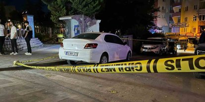 Bursa’da park halindeki araç kurşunlandı