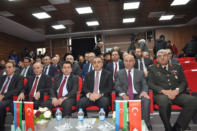 azerbaycanin-ulusal-lideri-haydar-aliyev-vefatinin-19-yilinda-karsta-anildi-4.jpg