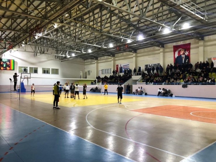 Kağızman’da kurumlar arası voleybol turnuvası başladı