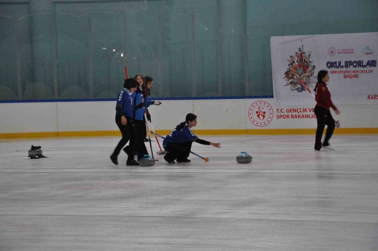 Kars’ta Curling Türkiye Şampiyonası heyecanı