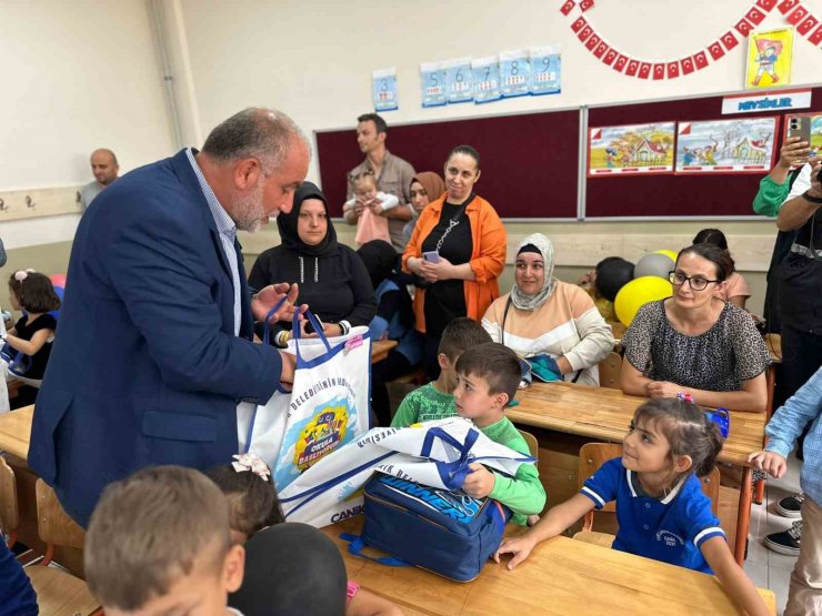 2 bin çocuğa kırtasiye seti ve okul çantası desteği