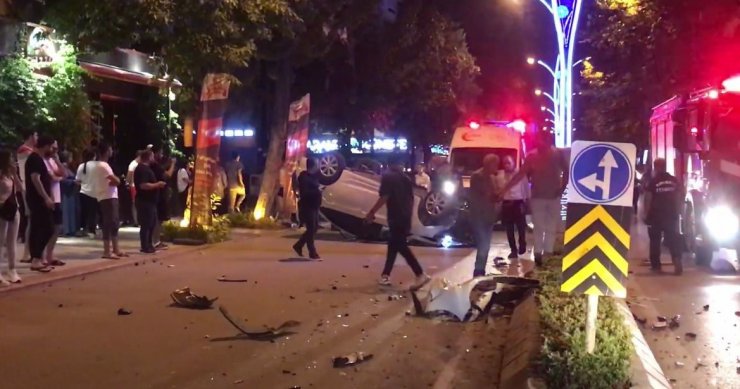 Kocaeli’de kontrolden çıkan otomobil takla attı: 3 yaralı