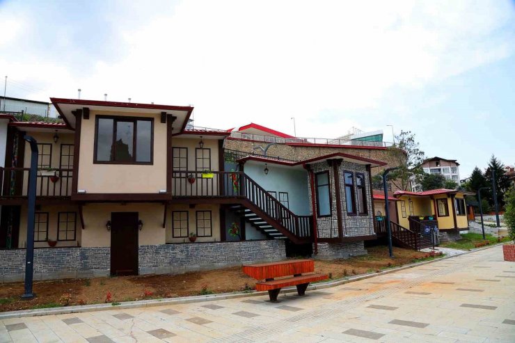 Tarihi Ordu Evleri Çamlı Köşk’te