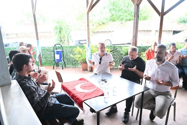 Şehitlere Kur’an-ı Kerim okuyup dua ettiler